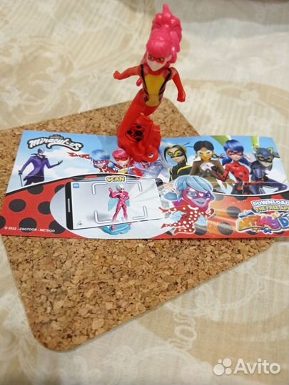 Игрушка из киндера Леди Дракон (Леди Баг: Шанхай)