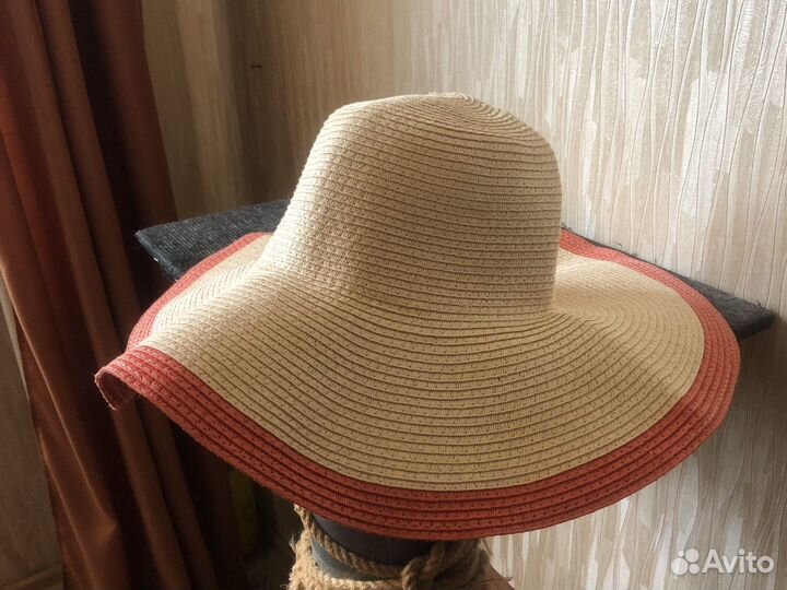 Шляпа женская соломенная