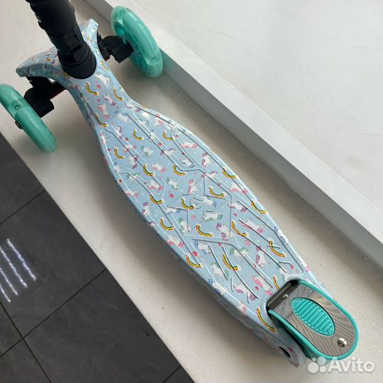 Детские самокаты со светящимися колесами