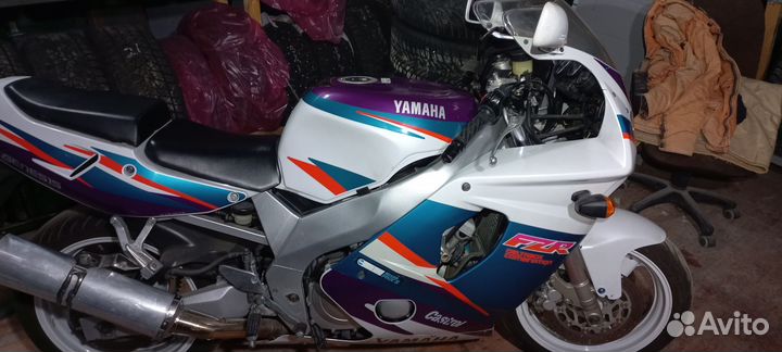Yamaha FZR600R