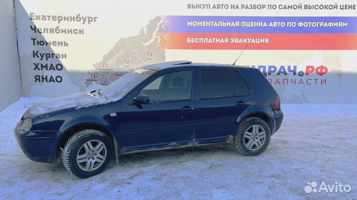 Дверь передняя левая Volkswagen Golf (Mk4) 1J4831055H