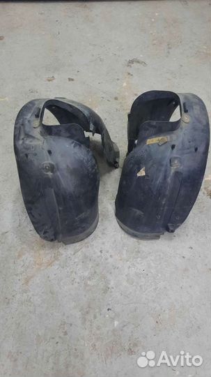 Правый передний подкрылок Ситроен C4 B7