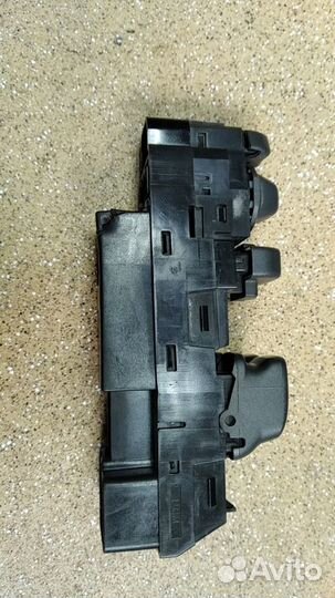 Блок управления стеклоподъемником Volvo S40 I