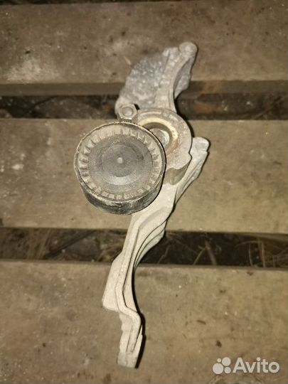 Кронштейн генератора Renault Megane 2