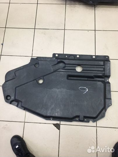 Защита топливного бака правая BMW X6 E71/X5 E70