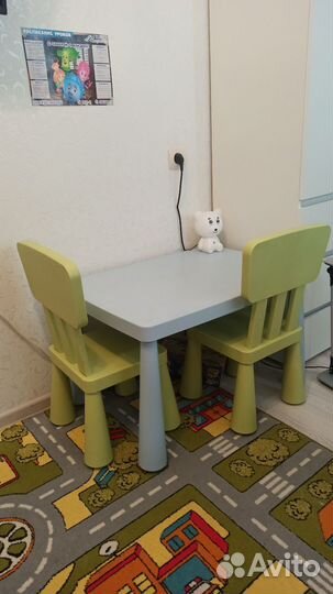 Детский стол + 2 стула IKEA