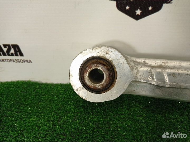 Рычаг задней подвески верхний правый R