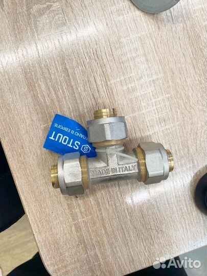 Тройник 32/32/32 Stout обж