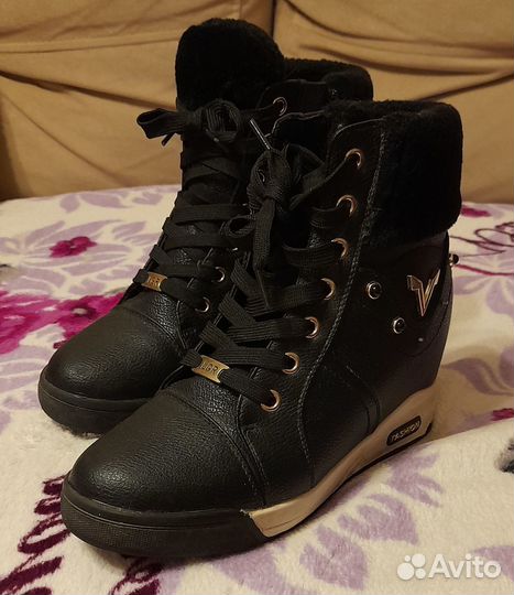 Продам зимние полуботинки
