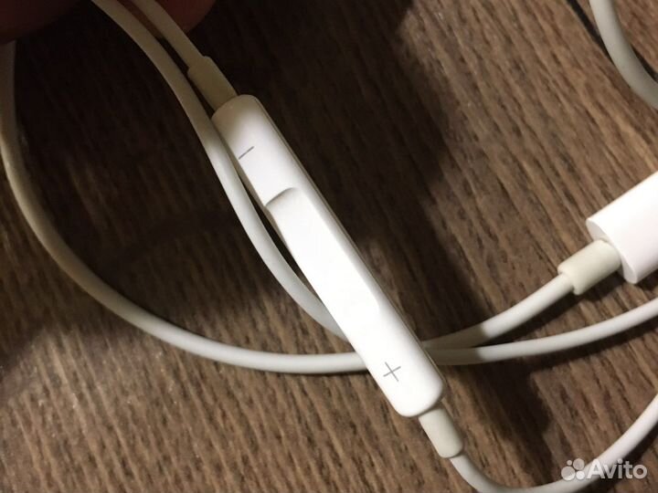 Apple EarPods with Lightning Connector