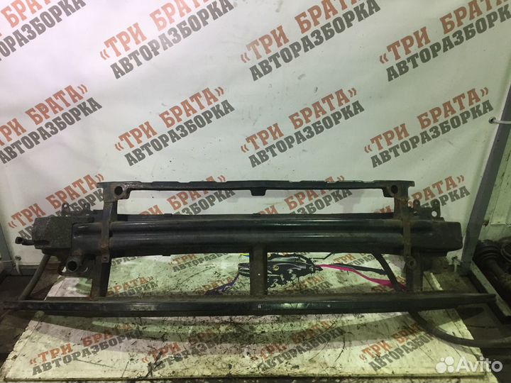 Шкода Октавия Брус бампера передний