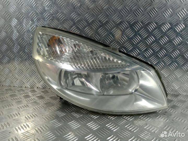Фара Renault Scenic (2003-2009)