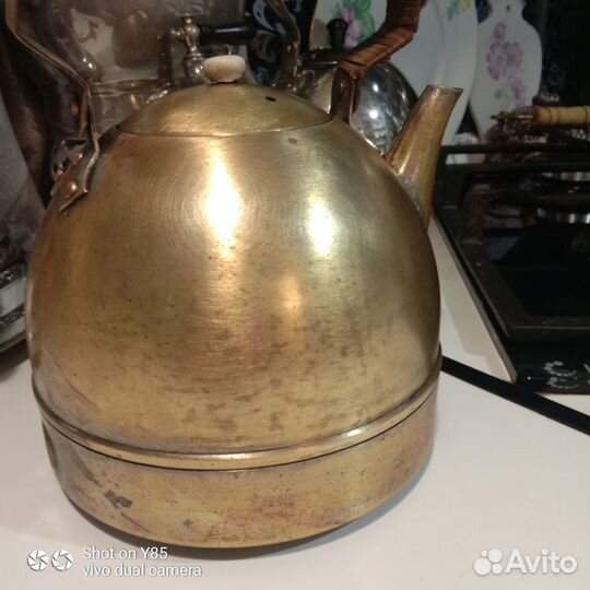 Старинный чайник Латунь