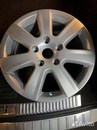Оригинальные диски R17 на Touareg 7P6 601 025