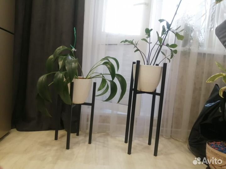 Подставка для цветов и растений