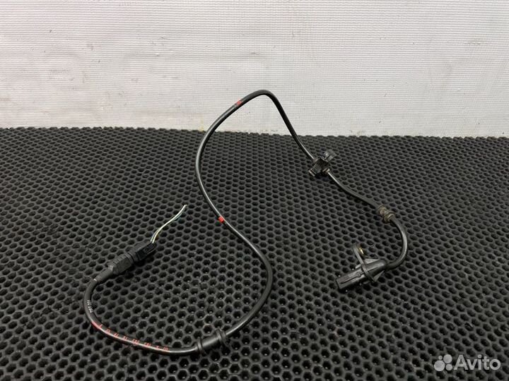 Датчик abs передний левый Mercedes-Benz Ml-Class