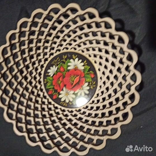 Корзинка ручной работы из дерева