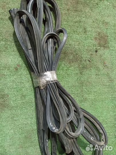 Резинка уплотнительная Hyundai Santa Fe II (2005—2