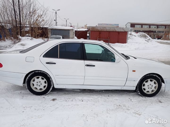 Mercedes-Benz E-класс 2.0 AT, 1996, 256 300 км