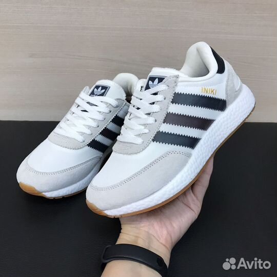 Кроссовки Adidas Iniki белые женские