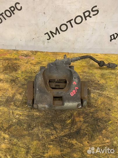 Суппорт передний левый Volvo V60 Вольво V60