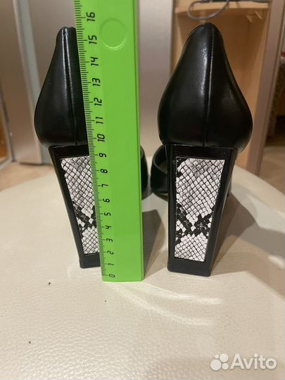 Туфли женские из искусственной кожи черного цвета