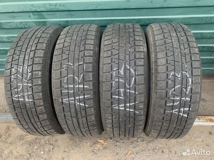 Yokohama Ice Guard IG50+ 215/60 R17 96Q
