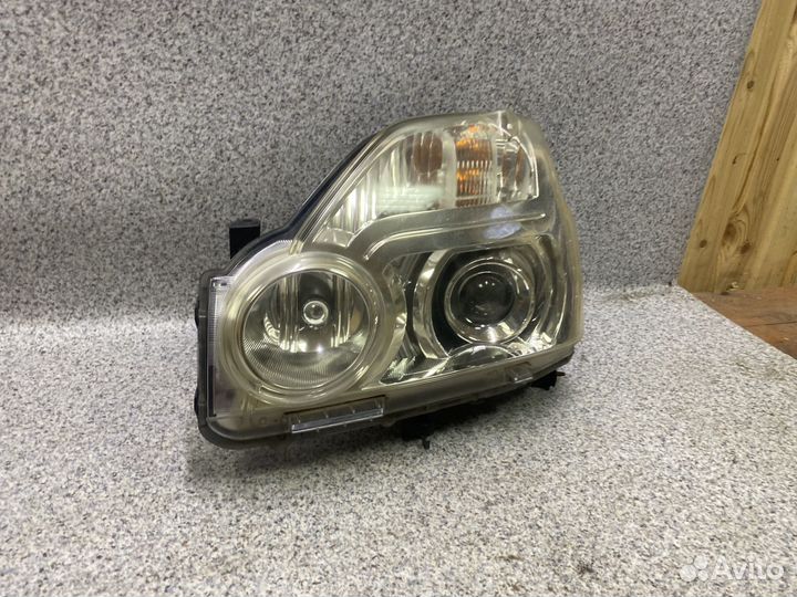 Фара Nissan X-Trail T31