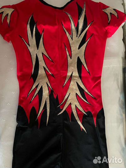 Костюм на мальчика для выступлений по гимнастики