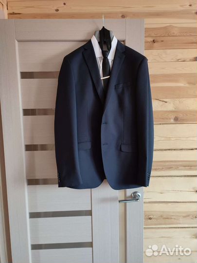 Костюм мужской новый