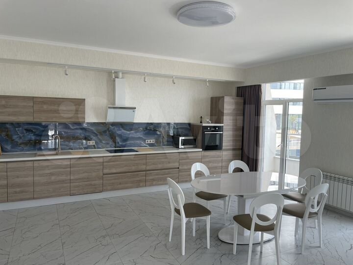 4-к. квартира, 128 м², 2/13 эт.