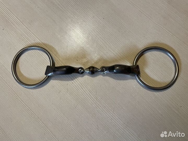 Трензель для лошади