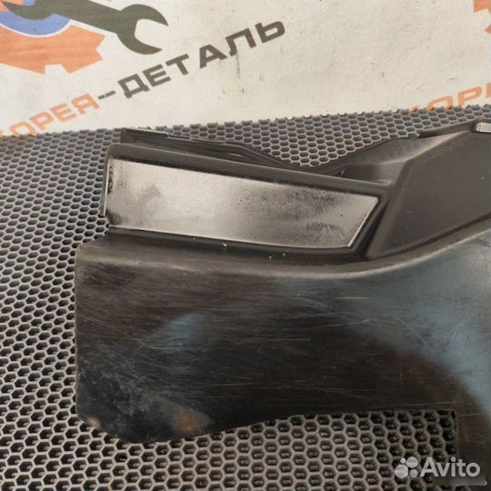 Брызговик двс правый Chevrolet Aveo T300