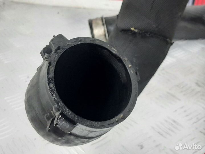 Патрубок интеркулера Volkswagen Phaeton 2008