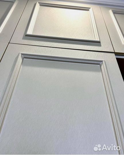 Шкаф распашной с фрезерованными фасадами