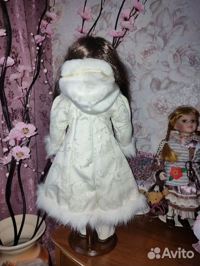 Фарфоровая куколка