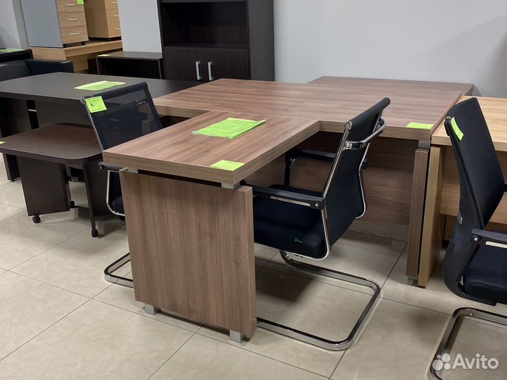 Офисная мебель в ассортименте