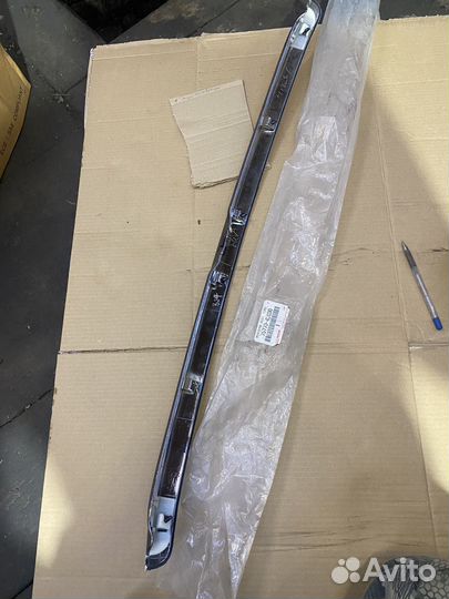 Молдинг капота тойота раф 4