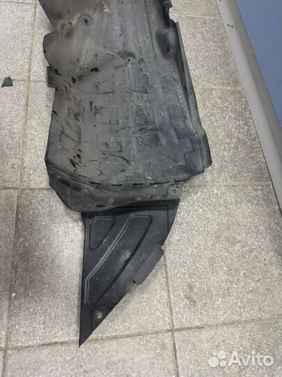 Hyundai i40 868123Z000 подкрылок правый передний