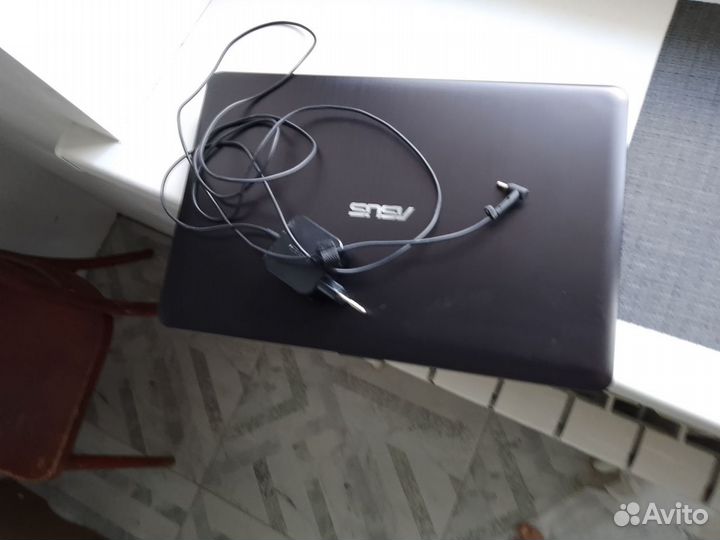 Клевый asus,4 ядра Intel,SSD,15,6