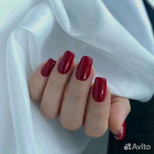 Маникюр с покрытием гель-лаком