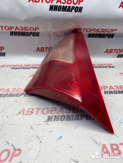 Фонарь внутренний задний правый Mitsubishi Lancer