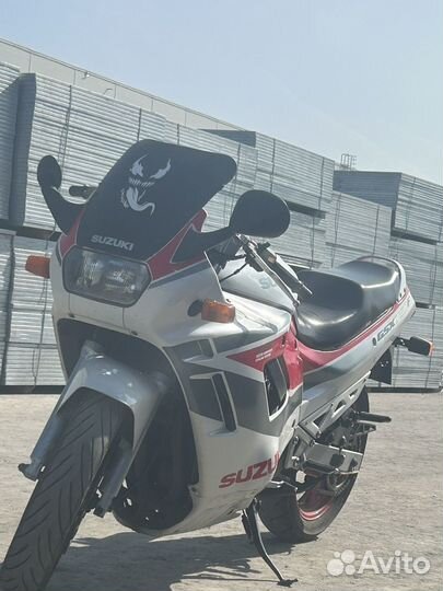 Suzuki gsx 750f Katana