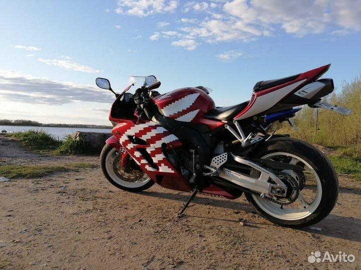 Изготовление наклеек для мотоциклов и транспорта