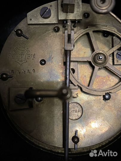 Часы в стиле буль Франция