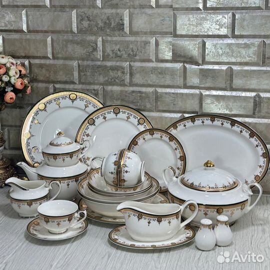 Набор столовой посуды на 12 персон