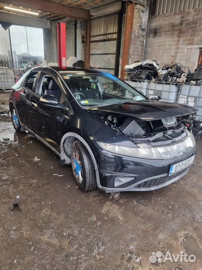 В разборе Honda Civic 5D 2007 г