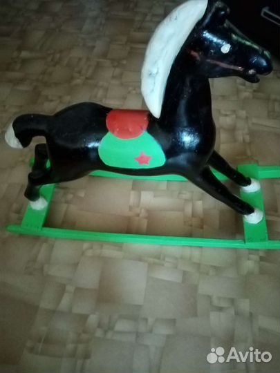 Лошадь качалка