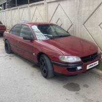 Opel Omega 2.0 MT, 1994, битый, 230 000 км, с пробегом, цена 115 000 руб.