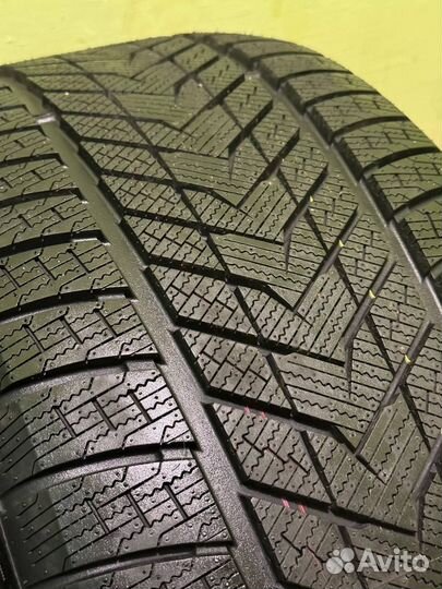 Grenlander IceHawke II 285/45 R19